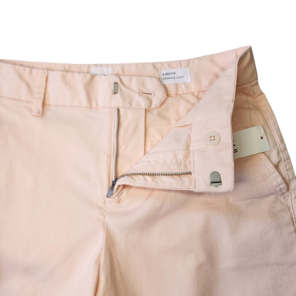Gap Khaki Bermuda Shorts Sz 0 Petite NWT - Picture 2 of 4